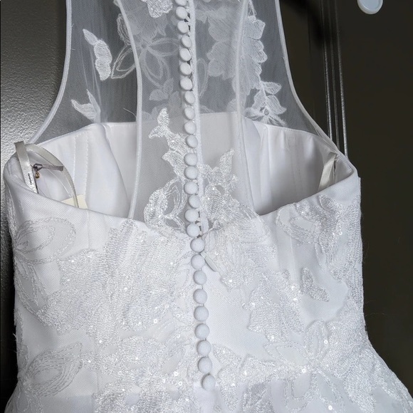 “White” By Vera Wang Illusions Floral Wedding Gown Dress - Picture 5 of 7